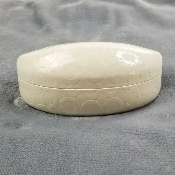 Coach Clamshell "C" Logo Sunglass White Hard Case - Picture 1 of 5
